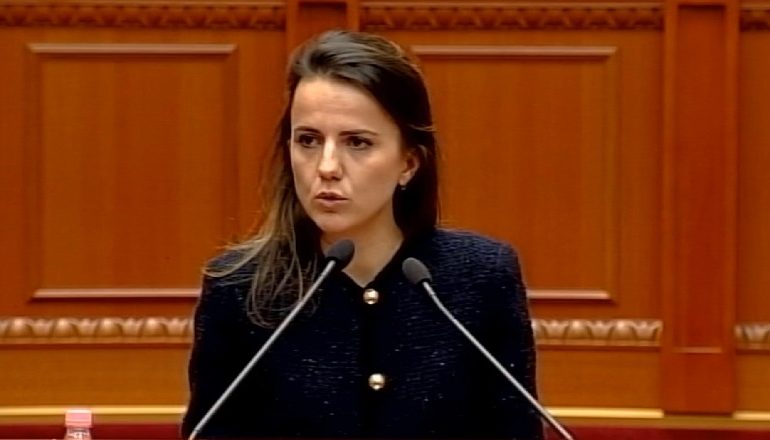 “MË ERDHËN NË ZYRË DHE…”/ Rudina Hajdari tregon kërcënimet: Merrni masa para se të kemi ndonjë viktimë