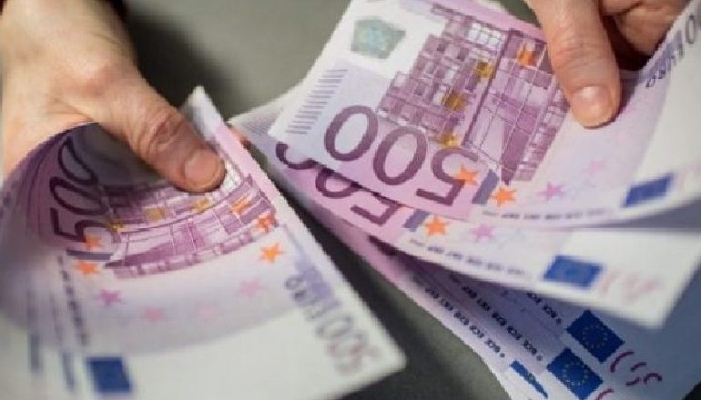 E FUNDIT/ Tentoi të kalojë drejt Greqisë rreth 40 mijë Euro, arrestohet në Kakavijë 46-vjeçarja