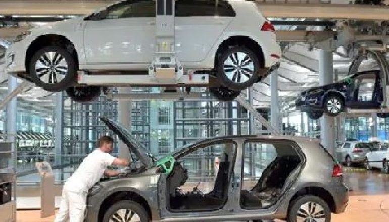 LUFTA NË SIRI/ “Volkswagen” shtyn vendimin për fabrikën e re në Turqi