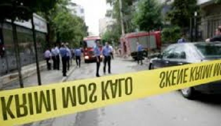 E GJITHË KORÇA NË KËMBË PAS NJË TELEFONATE/ Alarm për bombë në makinën e një gjyqtari