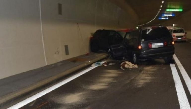 AKSIDENTI TRAGJIK NË AUTOSTRADË/ Detajet e rënda: Autovetura shpërtheu në flakë pasi u godit nga kamioni, shoferi…