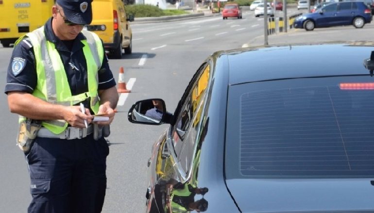 SHOFERË TË DEHUR, PA PATENTË DHE… PA TARGA/ Policia e Korçës bën “raprezalje”, 5 në pranga