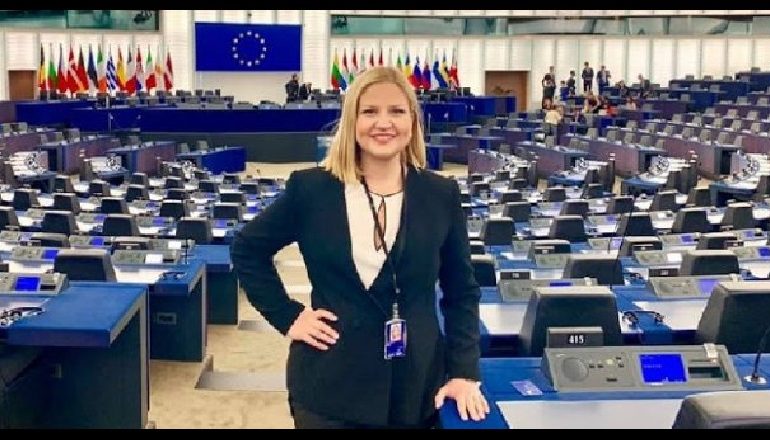 JAM E ZHGËNJYER! Eurodeputetja shqiptare kritika të forta Macronit: Duhet vepruar shpejt në Ballkan