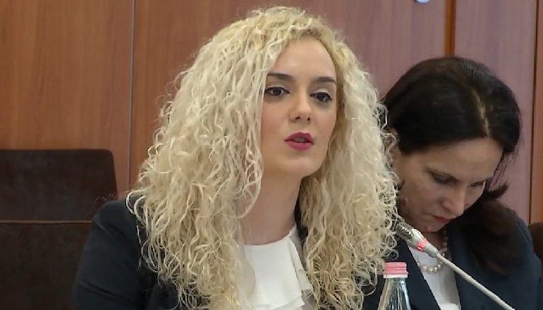 PRAPASKENAT E DORËHEQJES/ Kryegjyqtarja Joana Qeleshi 19 muaj nën hetim nga Vetingu
