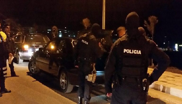 RENEA ZBARKON NË ELBASAN/ Aksion “BLIC” ndaj bizneseve dhe personave të dyshimtë