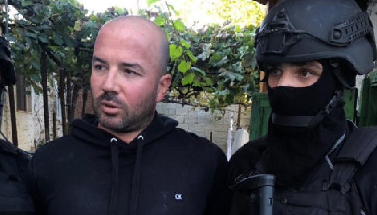 DOSJA E PLOTË/ Si e përgjonte njeriu më i kërkuar policinë me 4 radio dhe gafa që i kushtoi arrestimin në Vlorë