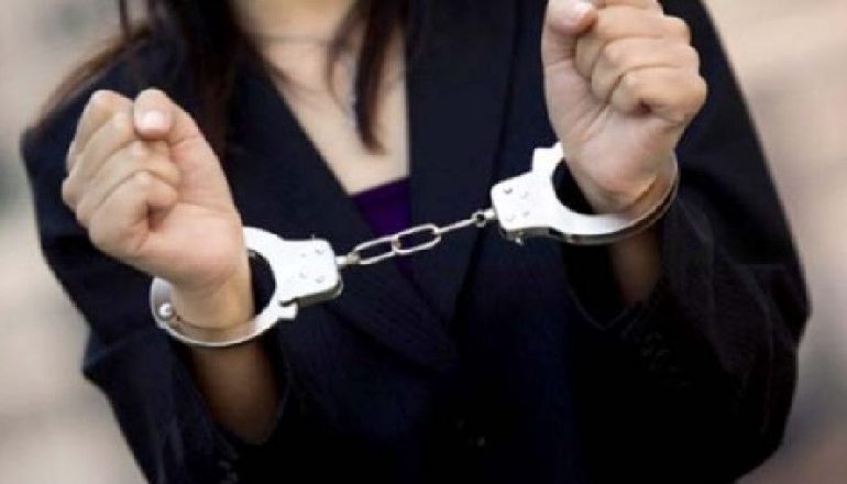 ARRESTOHEN DY GRATË “GANGSTERE” SHKODRANE/ I morën 50 000 lekë një gruaje duke e kanosur