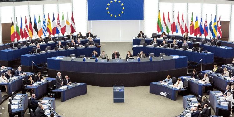 “GABIM STRATEGJIK”/ Zbardhet rezoluta e PE për negociatat: Shqipëria dhe Maqedonia.V kanë plotësuar kushtet