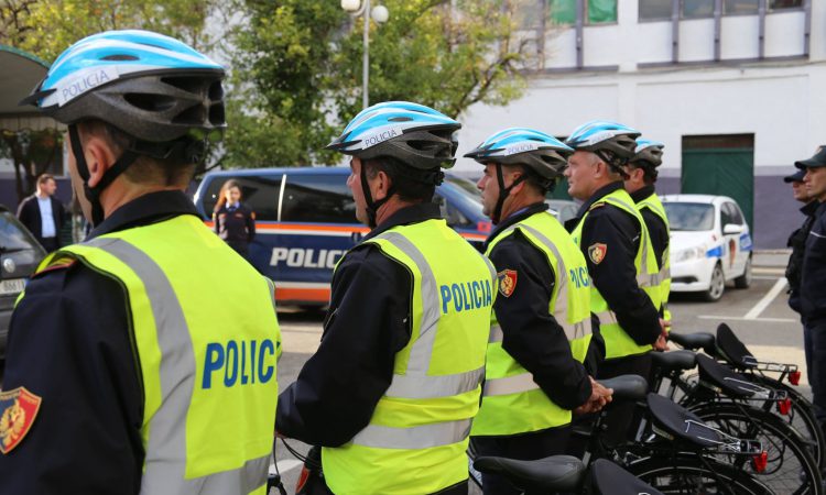 SONDAZHI/ Zaloshnja: Rritet BESIMI i qytetarëve te POLICIA