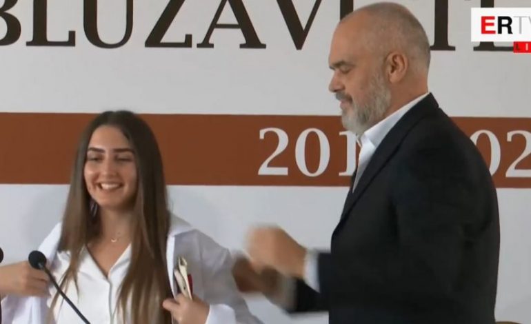 “HË, VISHE…”/ Batuta mes Ramës dhe studentes ekselente të mjekësisë