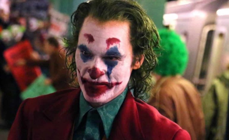 E RRALLË/ Greqi, të mitur në sallë për të parë “Joker”, policia ndërhyn në dy kinema në Athinë