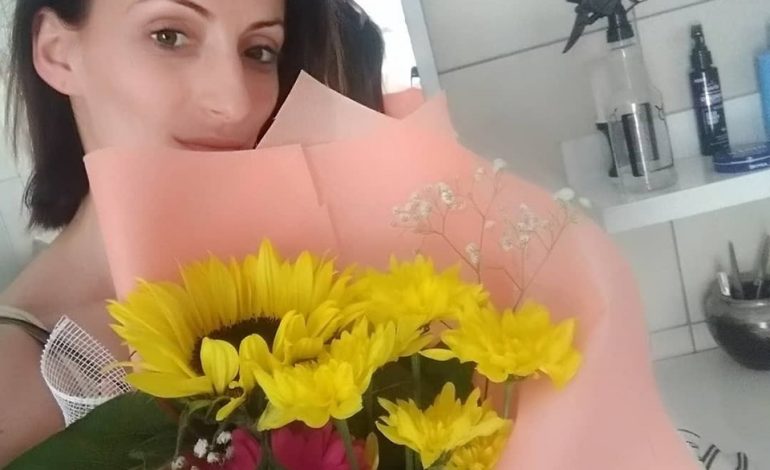 KUR JETA TË JEP 100 ARSYE PËR TË QARË/ Marsida qatja bën një tjetër dedikim: Ti tregoi se ke 1000 arsye për të buzëqeshur