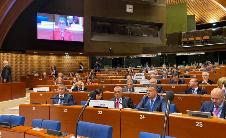 NEGOCIATAT/ Lajm i mirë nga Strasburgu, 412 vota pro rezolutës për çeljen e bisedimeve me Shqipërinë dhe MV