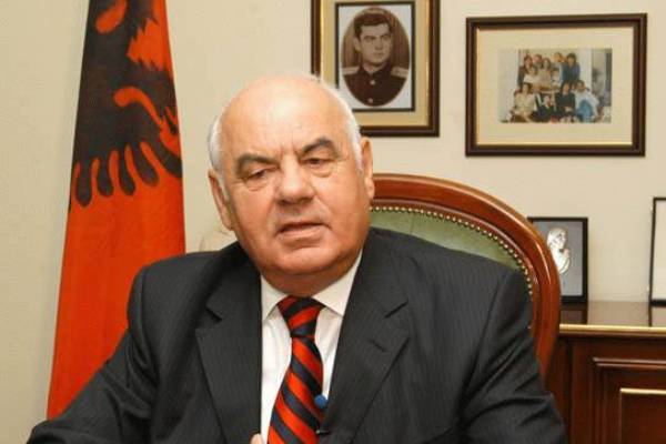 REFORMAT TË PASTROJNË “TË PAVLEFSHMIT”/ Mojsiu: Politikanët të mendojnë më pak për veten e më shumë për popullin