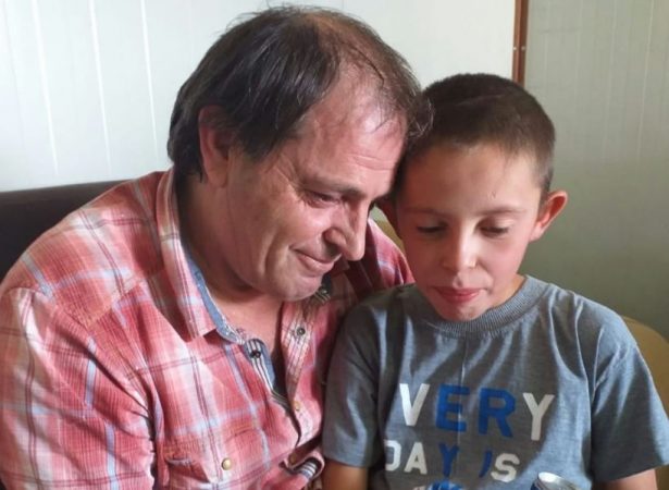 “ALVINI DO TË KTHEHET”/ Babai 11-vjeçarit tjetër lutje shqiptarëve: Edhe kampionët më të mëdhenj kanë nevojë për ndihmë
