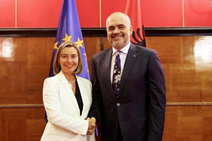 TAKIM LAMTUMIRE/ Mogherini takohet me liderët e Ballkanit Perëndimor. Sot në Bruksel Rama, Thaçi e Vuçiç