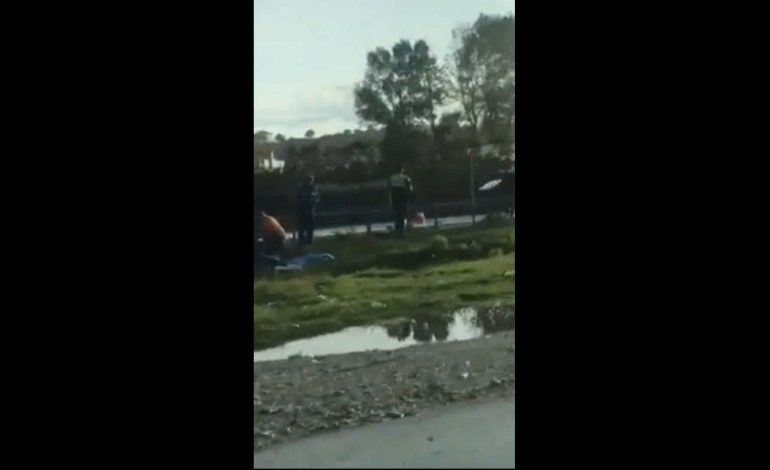 TË PLAGOSURIT TË SHTRIRË NË RRUGË/ Dalin pamjet nga aksidenti në Vorë ku humbi jetën 19-vjeçari (VIDEO)