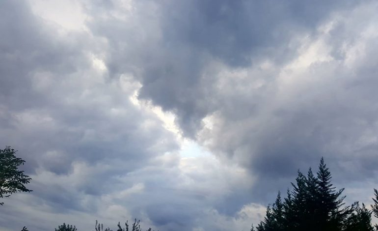 TABELA/ Mesdita sjell shtrëngata, ja ku. Ç’parashikohet për sot e nesër