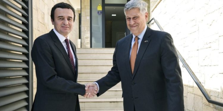 KRIJIMI I QEVERISË SË RE/ Albin Kurti pret në zyrë ambasadorin e SHBA në Kosovë