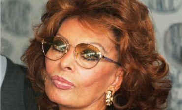 E ZBULOI SEKRETIN E BUKURISË/ Sophia Loren tregon maskën me vetëm 4 përbërës për lëkurën
