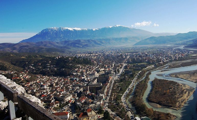 “QYTETI I NJË MBI NJË DRITAREVE”/ Berati, frymëzim për çdo artist, i paharrueshëm për këdo