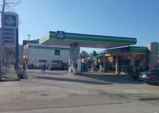SKANDALI/ Bosi shqiptar i naftës merr peng dhe bën për spital një person: Do hidhem nga kati i dytë