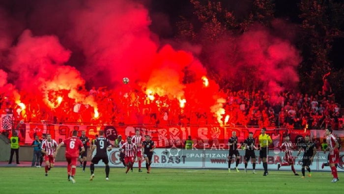 TRONDITET TIRANA/ Portieri i Partizanit hidhet nga kati i gjashtë i pallatit te Komuna e Parisit