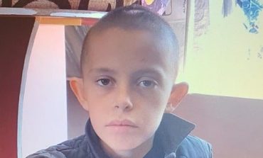 LETRA/ “Larg qoftë i ndodh diçka, do kërkojmë llogari”, babai i 11-vjeçarit që ndodhet në Siri: Është i plagosur dhe...