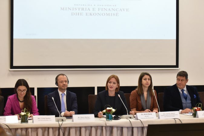 DYFISHOHEN GJOBAT PËR MOSLËSHIM TË KUPONIT TATIMOR/ Denaj paralajmëron bizneset: Sa më i madh të jetë…