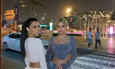 E PABESUESHME/ Këto janë dy motrat që ngjajnë si dy pika uji me Kardashianët