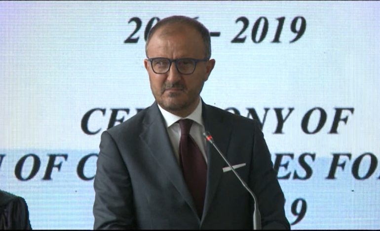 DIPLOMIMI I MAGJISTRATËVE/ Soreca: Jini krenarë sot, shërbeni me përulësi nesër