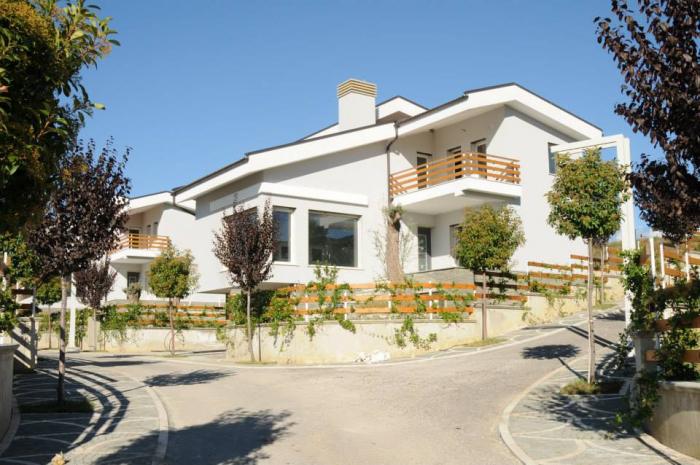 ZBULOHET MASHTRIMI I BASHËS/ Tha se është zhvendosur në VILËN luksoze prej tërmetit, por banesa e tij nuk është prekur…