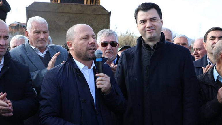 BASHA PUBLIKON SPOTIN/ Xhelal Mziu mbështetësi i tij më i “flaktë”: Je kryeministër i integrimit dhe i shqiptarëve (FOTO)