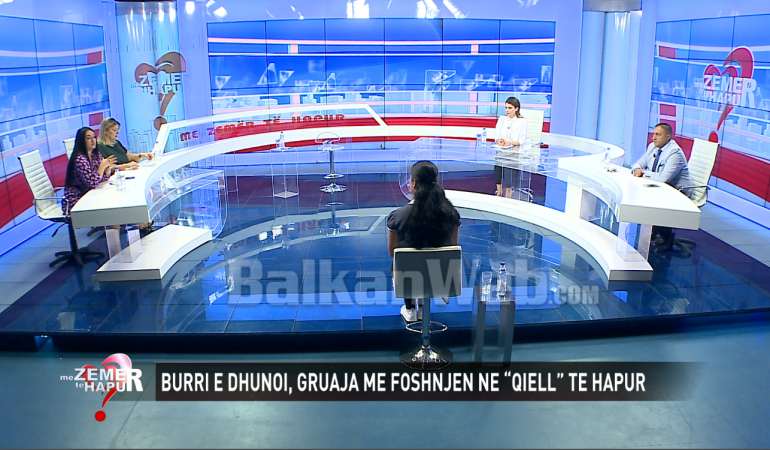 “MË RRAHU DHE MË DËBOI ME 13 MUAJSHE”/ Gruaja tregon historinë: E dua ende. Burri e ndan live me SMS: S’ka shanse