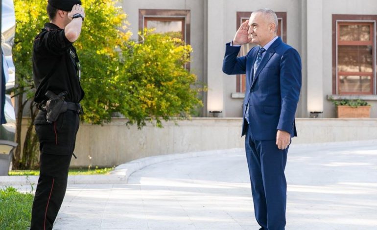 “PSE PO E KËRKON META REFERENDUMIN?”/ Frrok Çupi “nxjerr zbuluar” presidentin: Ky vetë ka kryer krime ka bërë gafa ka rrënuar…