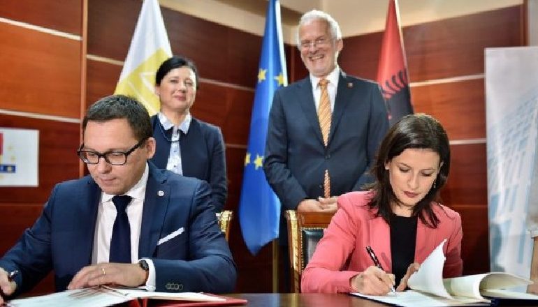 SHQIPËRIA ANËTARËSOHET NË EUROJUST/ Gjonaj: Nivel i ri bashkëpunimi me vendet e BE-së