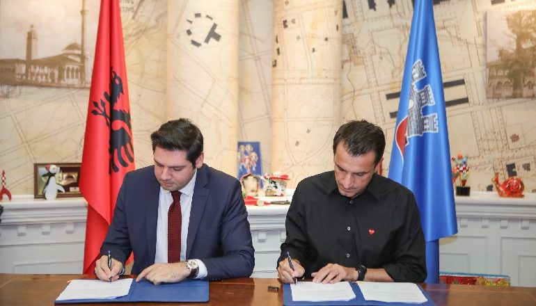 “APLIKONI PËR KARTËN QË TË PËRFITONI”/ Veliaj: 20% ulje për çdo student që udhëton me Air Albania