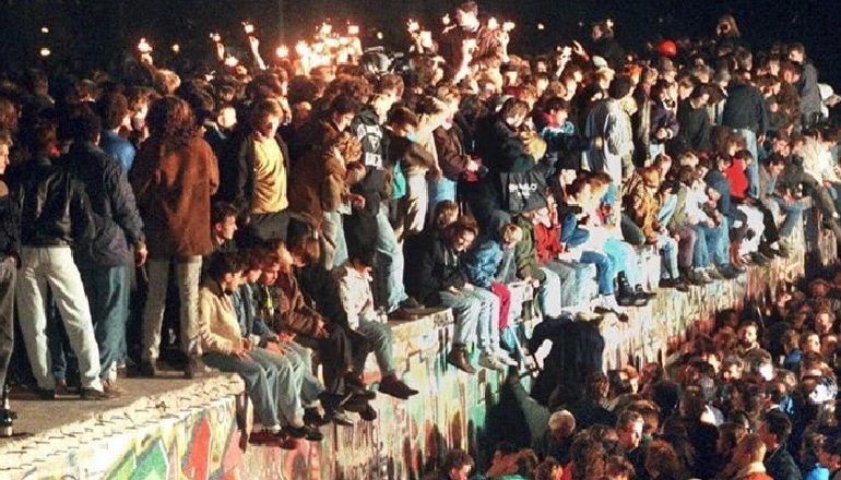 “DETYRAT E OPOZITËS”/ “Rikthehet” Kryemadhi: Shqipëria 30 vite pas rënies së murit të Berlinit