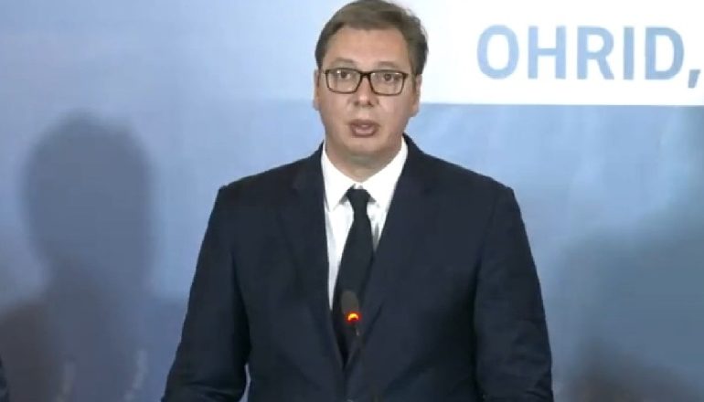 SAMITI I OHRIT/ Vuçiç: Do kemi mundësi që të hyjmë në Shqipëri dhe shqiptarët do hyjnë në Serbi vetëm me letërnjoftime