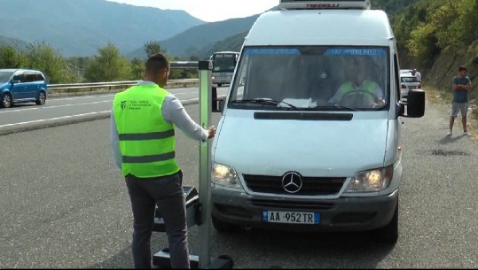 PROBLEME TEKNIKE DHE ME MBIPESHËN/ Task-forca rrugore ndëshkon 160 shoferë