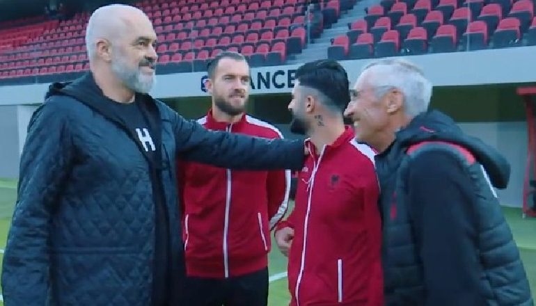 RAMA NË “AIR ALBANIA”/ Hysaj e pret me batutë: Ke marrë pak nga Juventus për ta bërë stadiumin, Rama: Ky është më i bukur