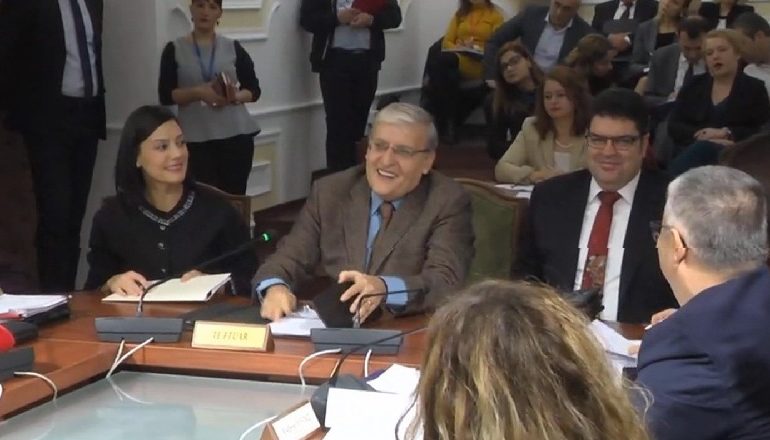 BUXHETI/ Këshilltari i Metës kërkon fond për dixhitalizimin, Fino: Ju të Presidencës jeni të përkëdhelur