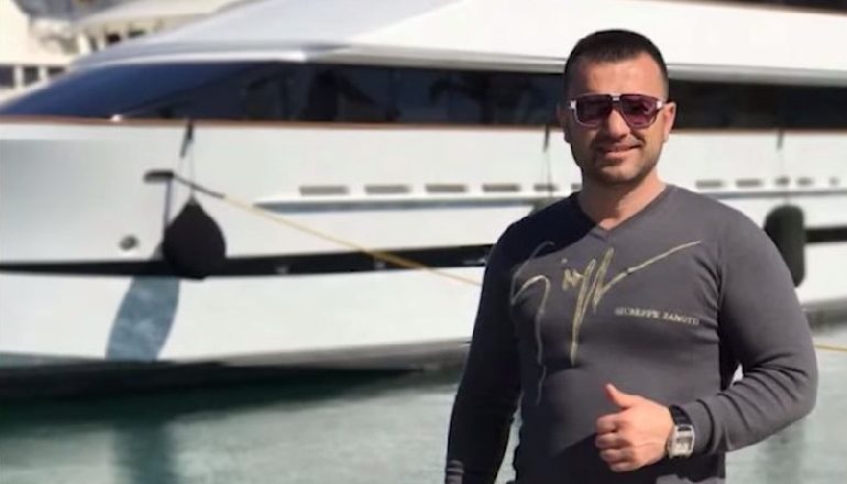 “300 MIJË LEKË NË DORË OSE TË GJOBITËM”/Zbardhet si nisi debati që përfundoi me sherr mes pronarit të lokalit dhe Inspektorëve