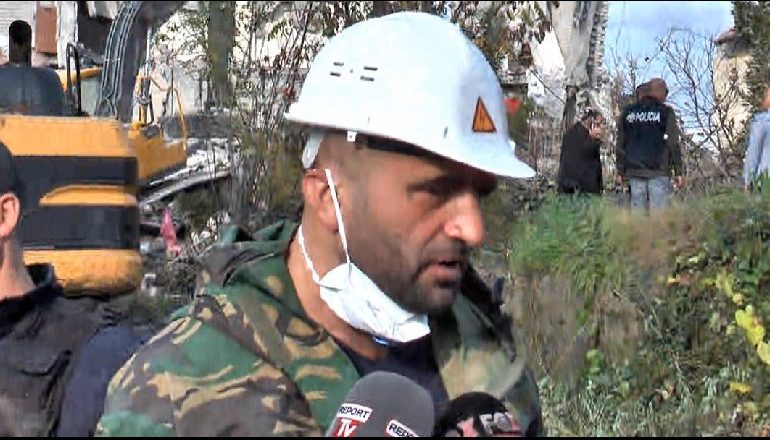 THUMANË/ Flet komandanti i operacionit të shpëtimit: Po punojmë sikur çdokush që ndodhet nën rrënoja të jetë gjallë