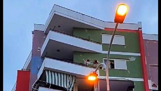 DËMET JANË TË SHUMTA/ Tërmeti copëton muret e pallatit 8-katësh në Shkozet (FOTOT)