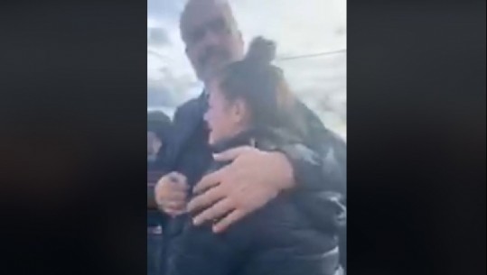 TËRMETI/ Rama mbërrin për homazhe tek familja Cara dhe Greku, e reja shpërthen në vaj në krahët e kryeministrit (VIDEO)