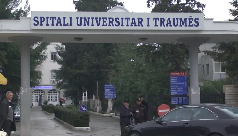 PARAQITEN 13 QYTETARË TEK TRAUMA GJATË 24 ORËVE/ Shëndetësia: Të gjitha spitalet në gatishmëri të përforcuar