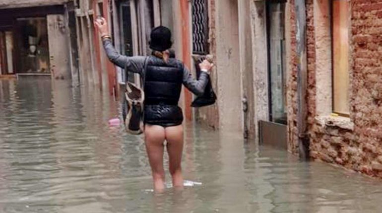 FOTO QË PO BËN XHIRON/ Situatë e vështirë në Itali, gruaja: Kemi mbetur… LAKURIQ