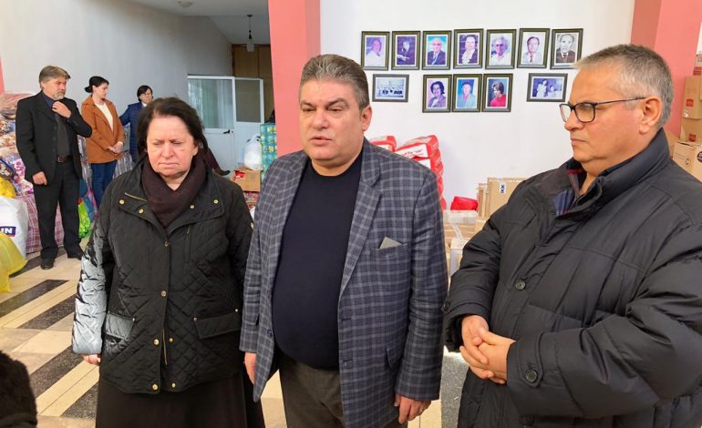 SOLIDARITETI/ Lushnja i bashkohet nismës, ushqime dhe veshje për qytetarët e prekur nga tërmeti (FOTO)