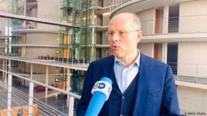 HUMBASIN RUSËT/ Zgjidhet raportuesi i KE për Kosovën me 33 vota